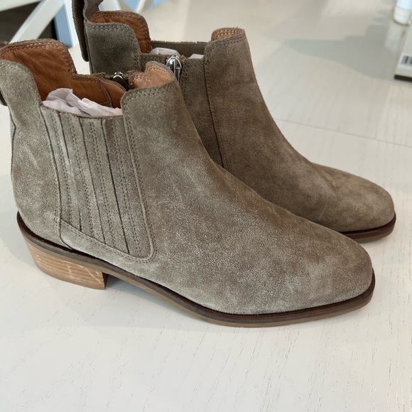 Aquatalia Women's Suede Ankle Boots - Tan - Size 7 - Picture 1 of 6